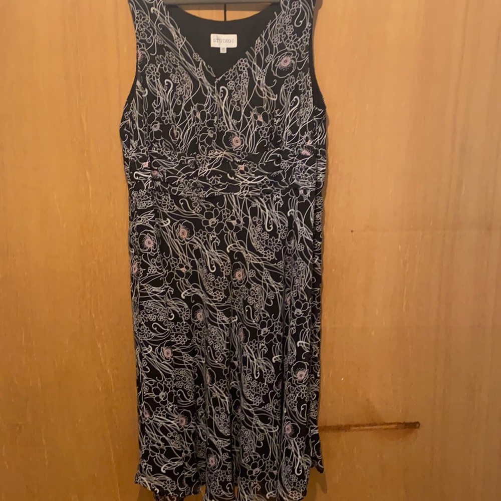 Black & white floral dress